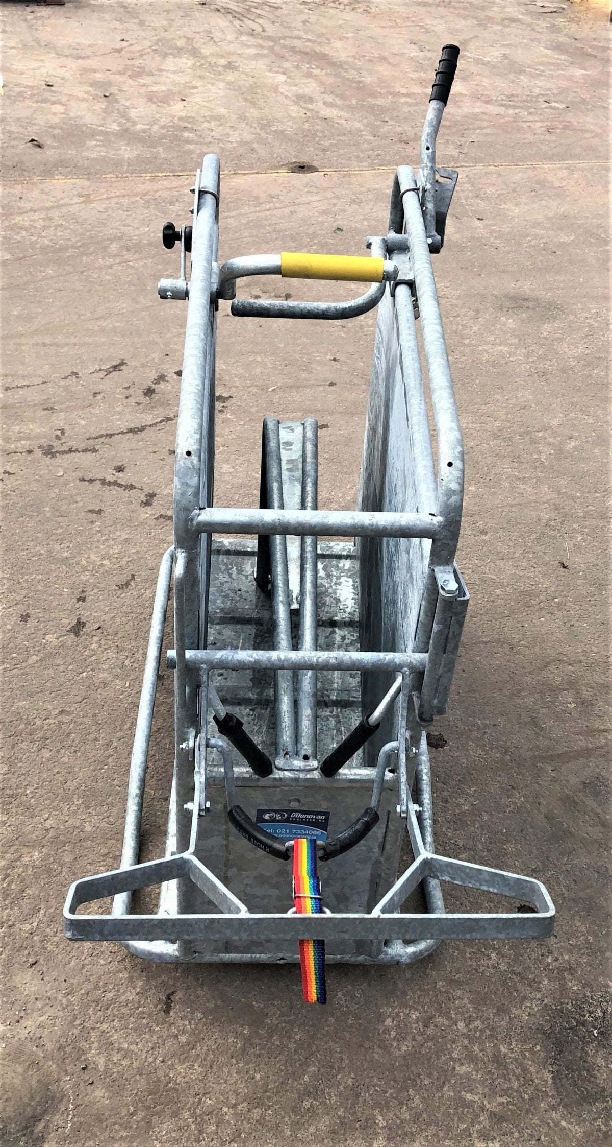 Calf Dehorning Crate